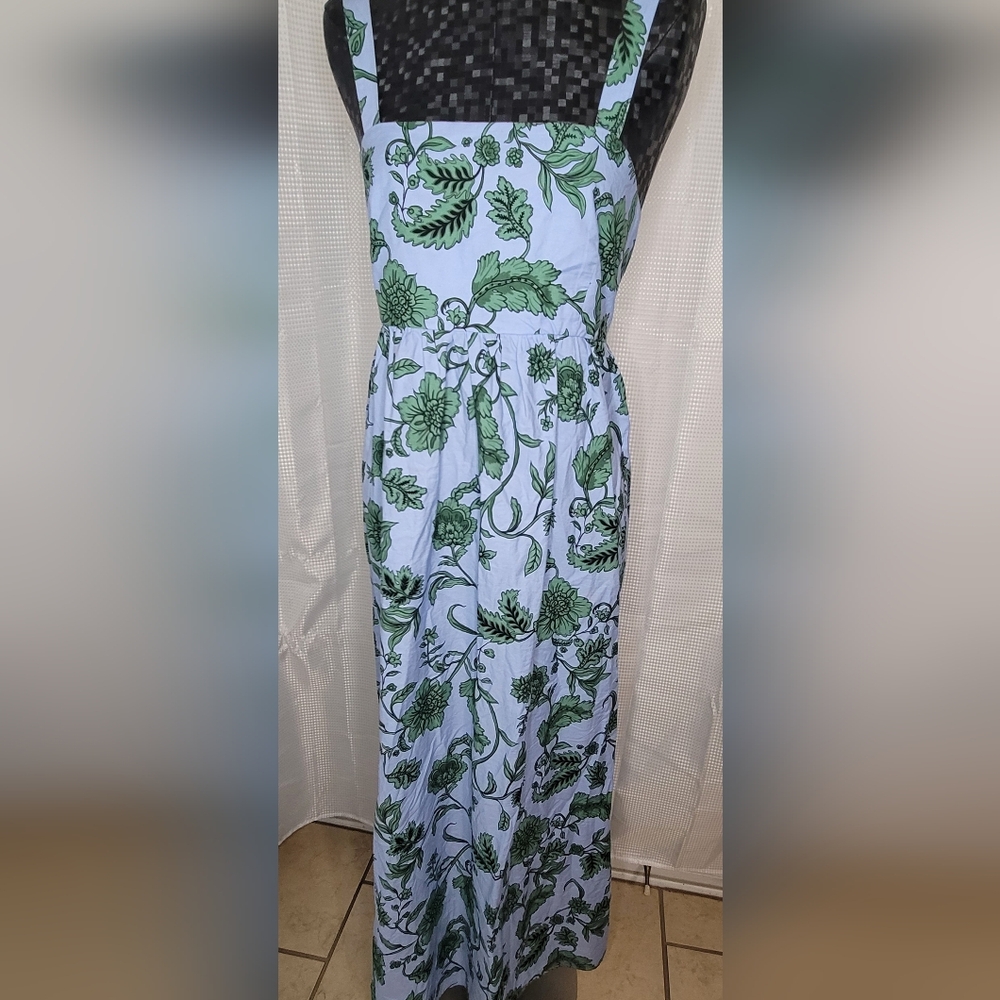 Dress - Picture 8 of 9